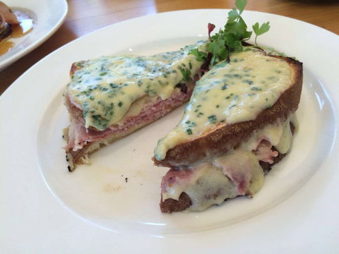 Nosh Pot - Redcliffe Tourism 0