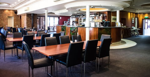 Bentley's Hotel Motel - Redcliffe Tourism 2