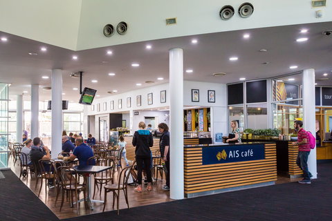 AIS Cafe - Redcliffe Tourism 2