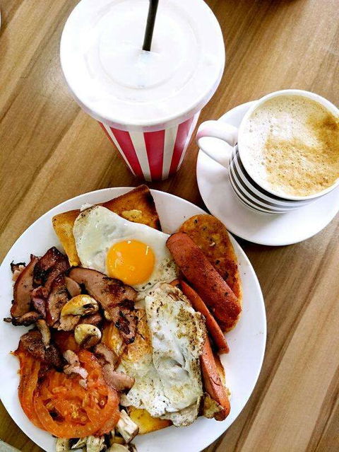 Huey's Bakehouse - Redcliffe Tourism 0