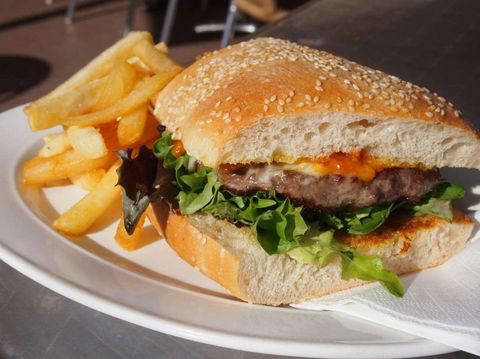 The Commercial Hotel - Redcliffe Tourism 0