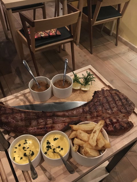 A Hereford Beefstouw - Redcliffe Tourism 2