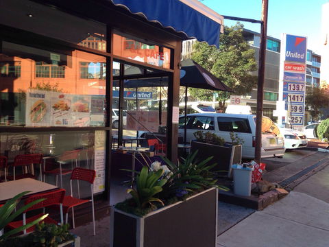 P & L Cafe - Redcliffe Tourism 0