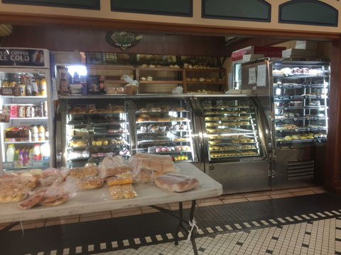 Golden Crust Hot Bread - Redcliffe Tourism 0