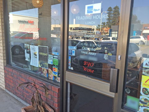 MONGGO Restaurant - Redcliffe Tourism 0