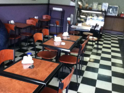 Uncle Louie's Cafe - Redcliffe Tourism 0