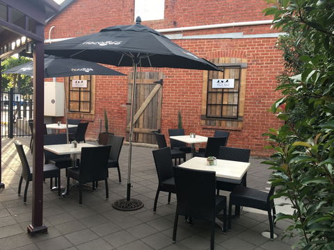 Black Bird Coffee House - Redcliffe Tourism 1
