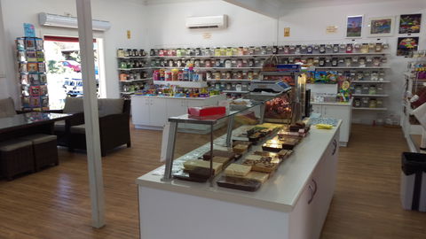 Mogo Fudge And Ice Cream /  Courtyard Cafe / Lots Of Lollies Mogo - Redcliffe Tourism 2