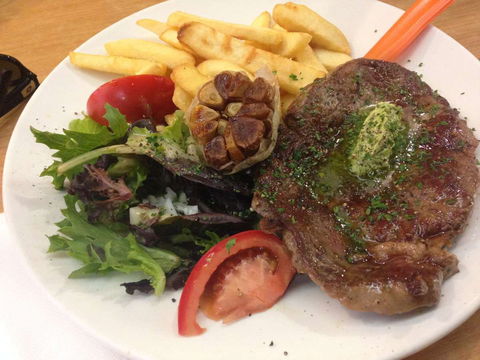 Paris Cafe - Redcliffe Tourism 0