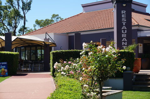 Picnic Point Cafe And Restaurant - Redcliffe Tourism 1