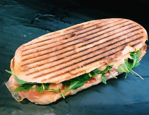 Railway Hotel Castlemaine - Redcliffe Tourism 0