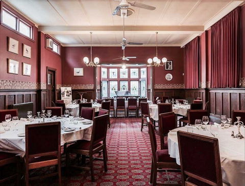 The Geelong Club - Redcliffe Tourism 1