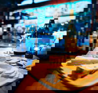 Laura St Seafood - Redcliffe Tourism