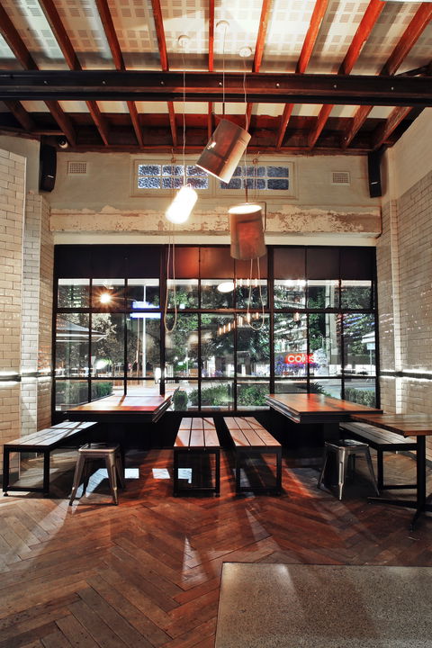 Public Bar - Redcliffe Tourism 1