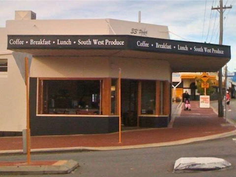 33 Degrees South - Redcliffe Tourism 0