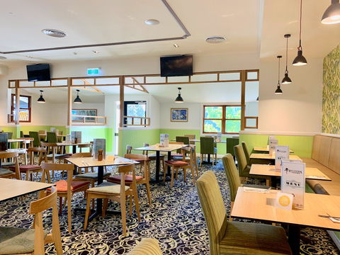 Bay Central Tavern - Redcliffe Tourism 0