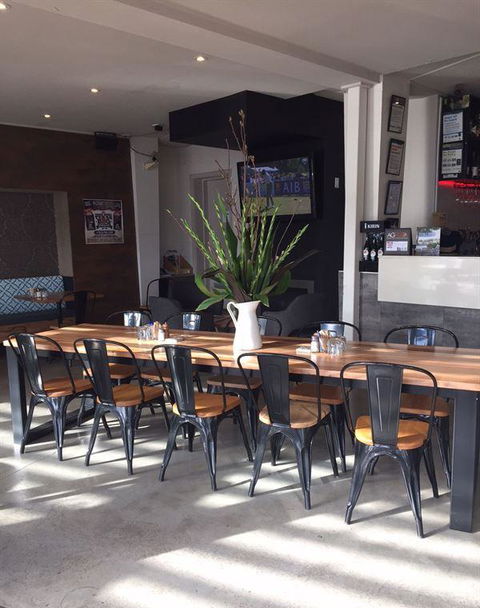 Australian Youth Hotel - Redcliffe Tourism 15