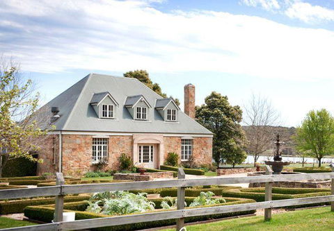 Linq Bar Restaurant - Redcliffe Tourism 14