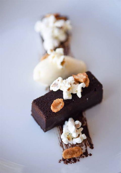 Linq Bar Restaurant - Redcliffe Tourism 6