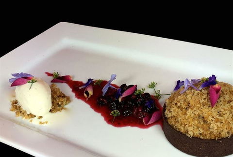 Vines Restaurant At Hollydene Estate - Redcliffe Tourism 14