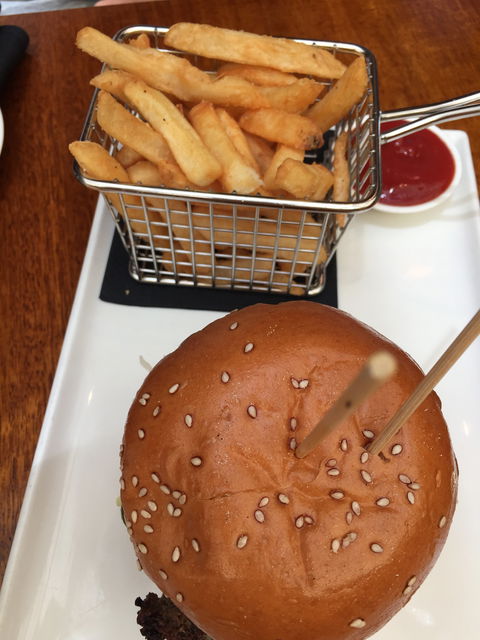Adelphi Grill - Redcliffe Tourism 4