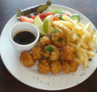 Beachfront Hotel - Redcliffe Tourism
