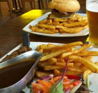 New Royal Hotel - Redcliffe Tourism