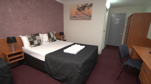 Albert Court Motel - Redcliffe Tourism 1