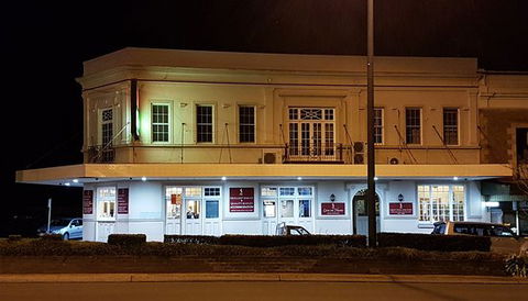 Lion Rampant Hotel - Redcliffe Tourism 4