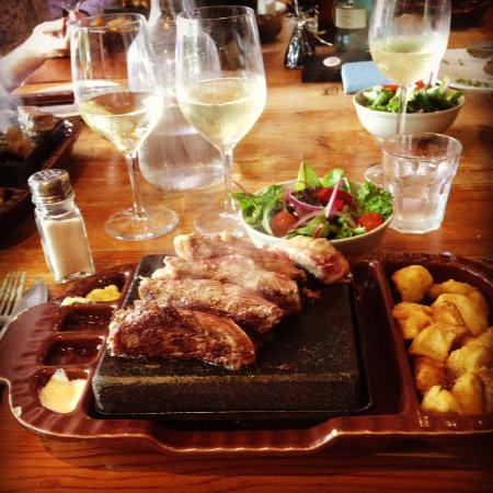 Stones At Dicky’s - Redcliffe Tourism 0