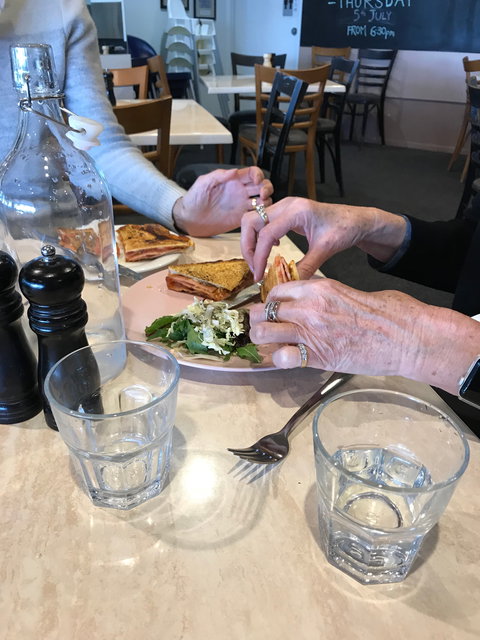 Sunny’s @ Moffat - Redcliffe Tourism 3