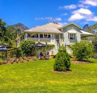 Maviss Kitchen  Cabins - Redcliffe Tourism