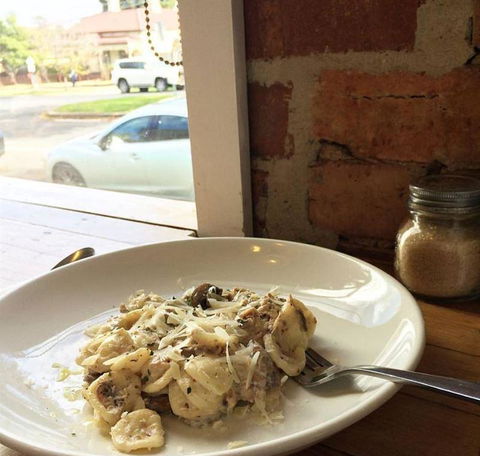 EAT LOVE PIZZA - Redcliffe Tourism 10