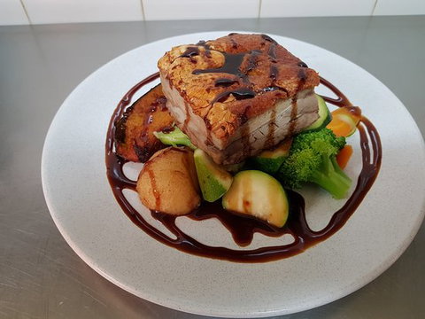 Carrick Inn Hotel - Redcliffe Tourism 0