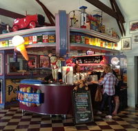 Cruzin' in the 50's Diner - Redcliffe Tourism