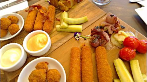 El Perro Tapas & Pizza - Redcliffe Tourism 0