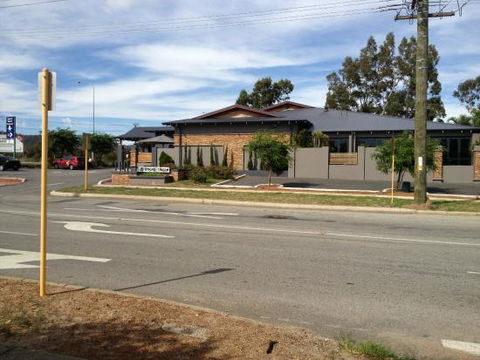 Byford Tavern - Redcliffe Tourism 0