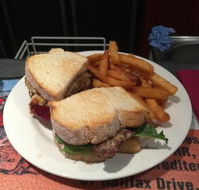 Bull and Bush Tavern - Redcliffe Tourism