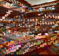 Sticky Fingers Candy Store - Redcliffe Tourism