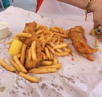 Birds Fish Bar - Bowen Fishermans Seafood Company PTY. LTD. - Redcliffe Tourism