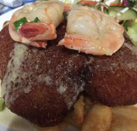 Larrikin Hotel Bistro. - Redcliffe Tourism