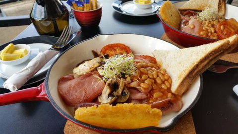 De Millaa's Coffee Shop - Redcliffe Tourism 0