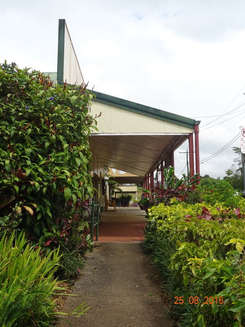 De Millaa's Coffee Shop - Redcliffe Tourism 2