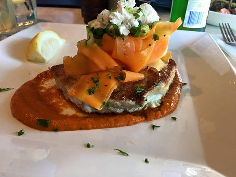 Max's Corner - Redcliffe Tourism 0