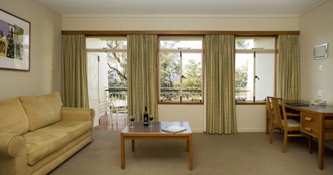University House - ANU - Redcliffe Tourism 4