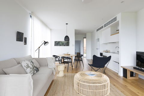 Bangalay Luxury Villas - Redcliffe Tourism 6
