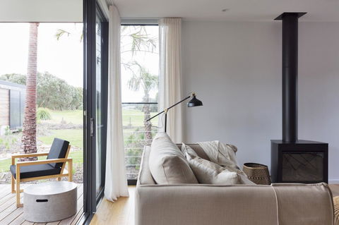 Bangalay Luxury Villas - Redcliffe Tourism 5