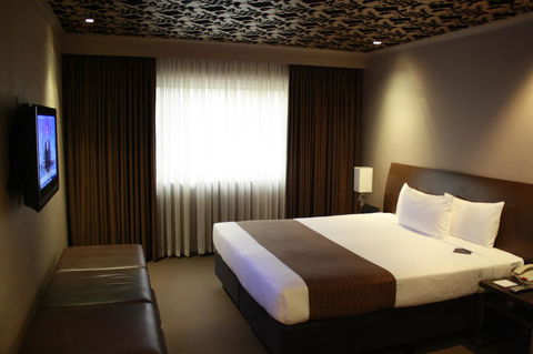Pavilion On Northbourne - Redcliffe Tourism 34