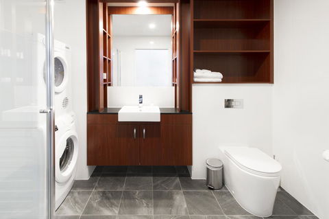 Abode Narrabundah - Redcliffe Tourism 2