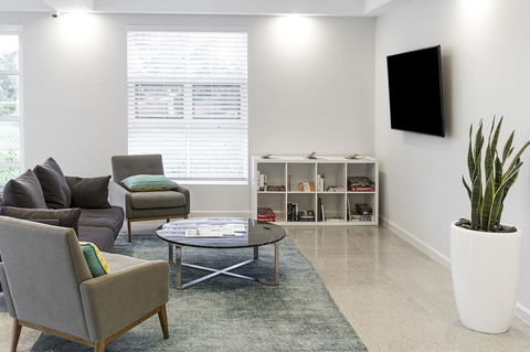 Abode Narrabundah - Redcliffe Tourism 17